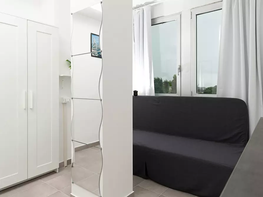 Immagine 6 di Appartamento in affitto  in Viale Principe Amedeo a Rimini