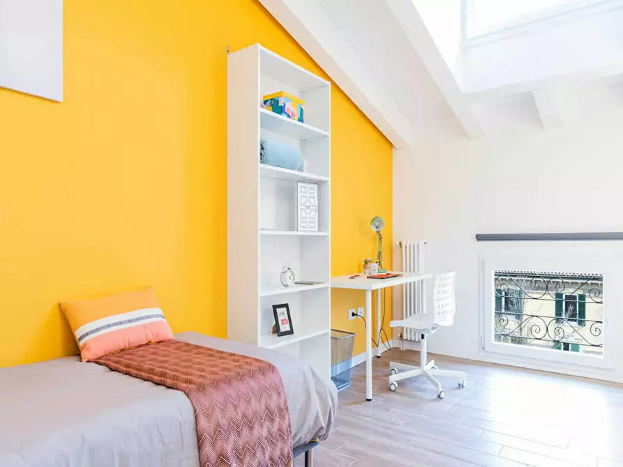 Immagine 5 di Camera in affitto  in Viale Alfredo Oriani a Bologna