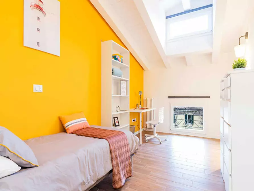 Immagine 2 di Camera in affitto  in Viale Alfredo Oriani a Bologna