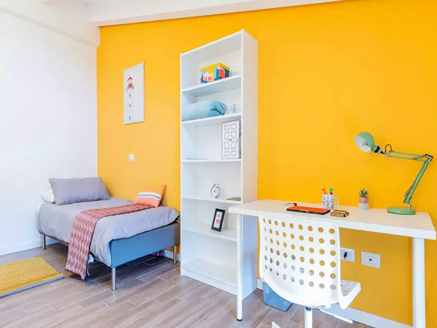 Immagine 3 di Camera in affitto  in Viale Alfredo Oriani a Bologna