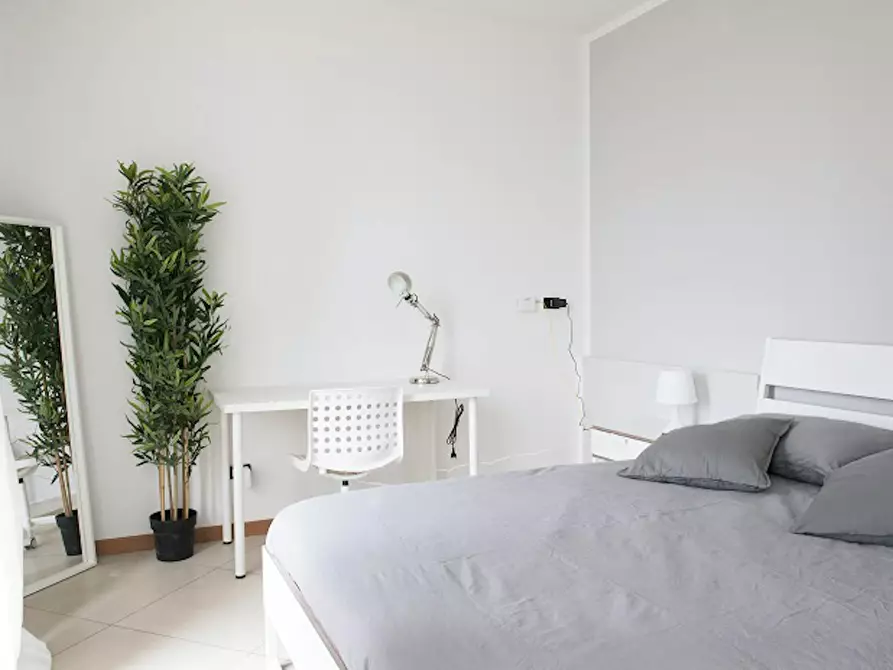 Immagine 3 di Camera in affitto  in Via Giuseppe de Finetti a Milano