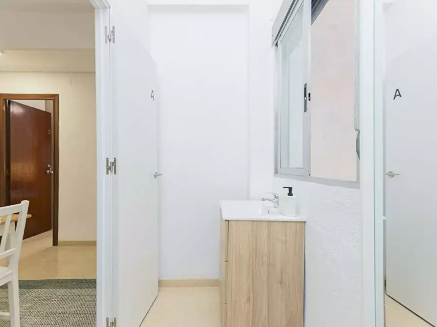 Immagine 7 di Camera in affitto  in Avinguda del Cid a Valencia