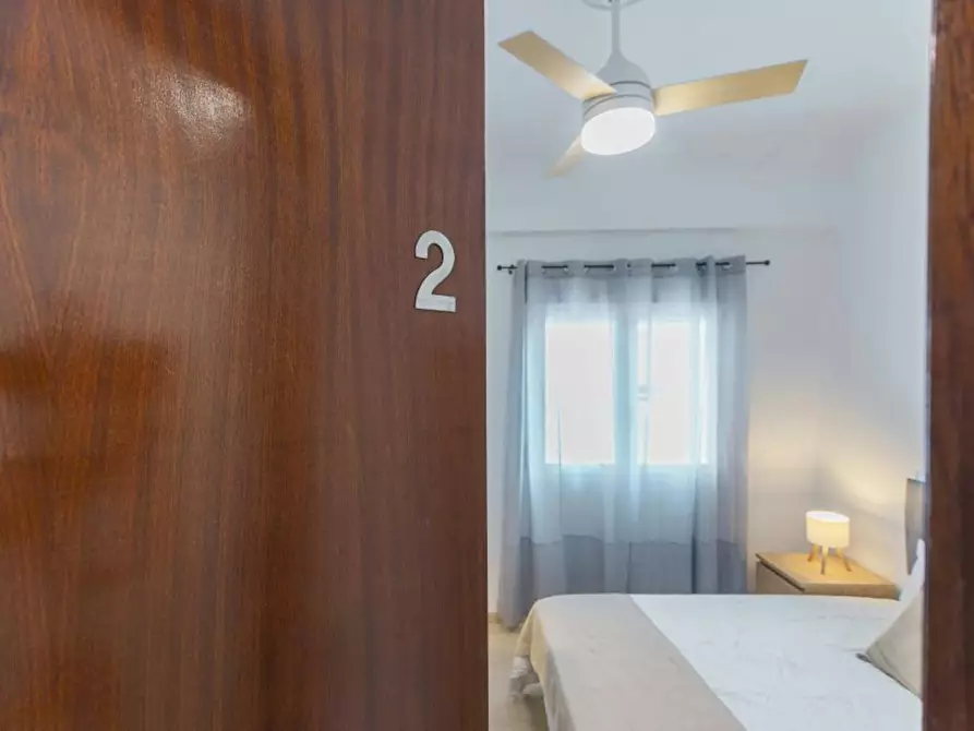 Immagine 1 di Camera in affitto  in Avinguda del Cid a Valencia