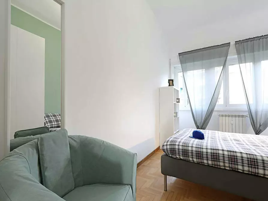 Immagine 6 di Camera in affitto  in Via Cavriglia a Roma