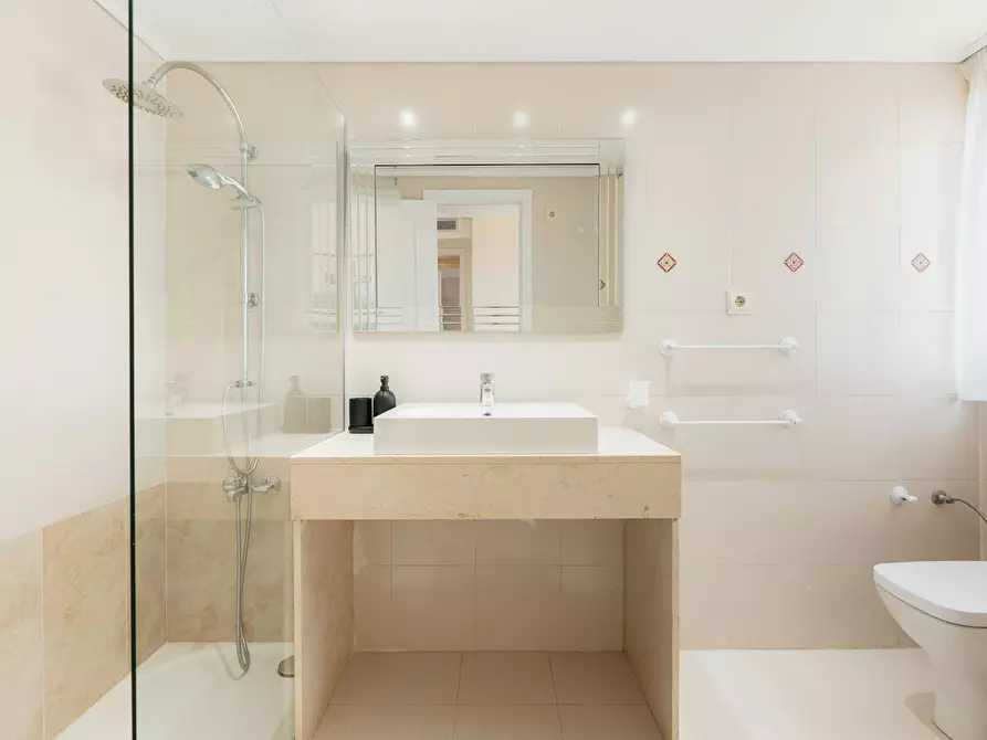 Immagine 3 di Camera in affitto  in Plaça del Mestre Ripoll a Valencia