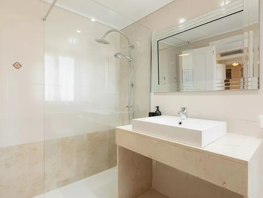 Immagine 2 di Camera in affitto  in Plaça del Mestre Ripoll a Valencia