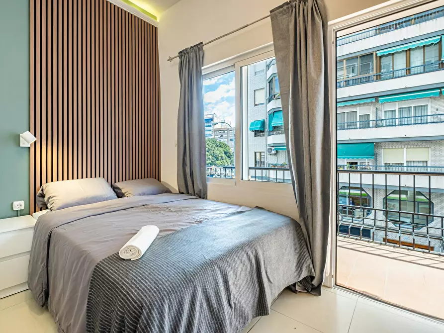 Immagine 2 di Camera in affitto  in Avenida de Aguilera a Alicante/Alacant