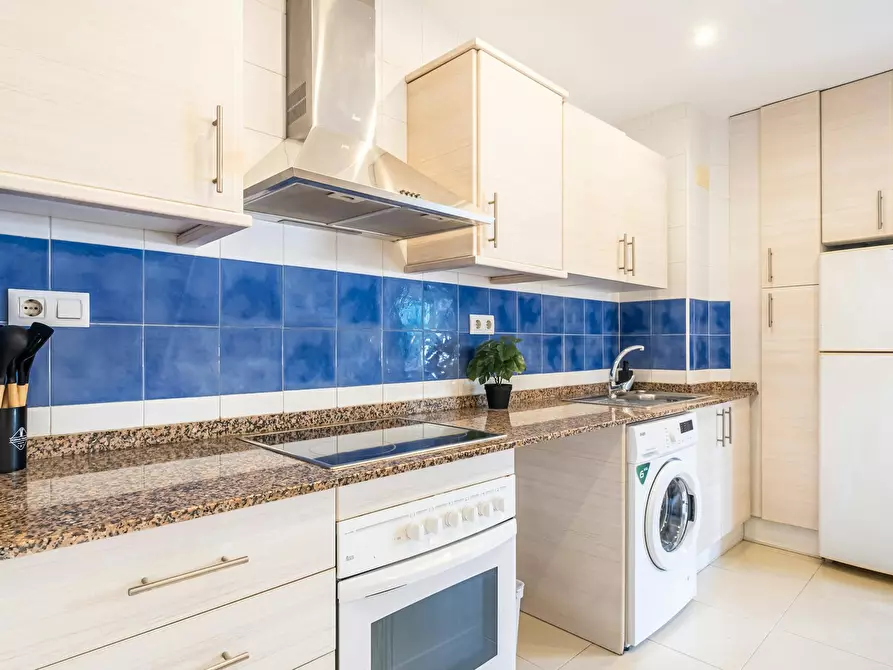 Immagine 10 di Camera in affitto  in Avenida de Aguilera a Alicante/Alacant