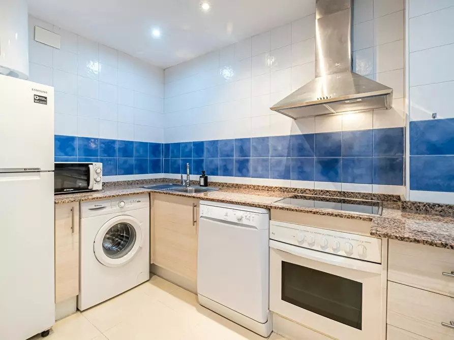 Immagine 6 di Camera in affitto  in Avenida de Aguilera a Alicante/Alacant