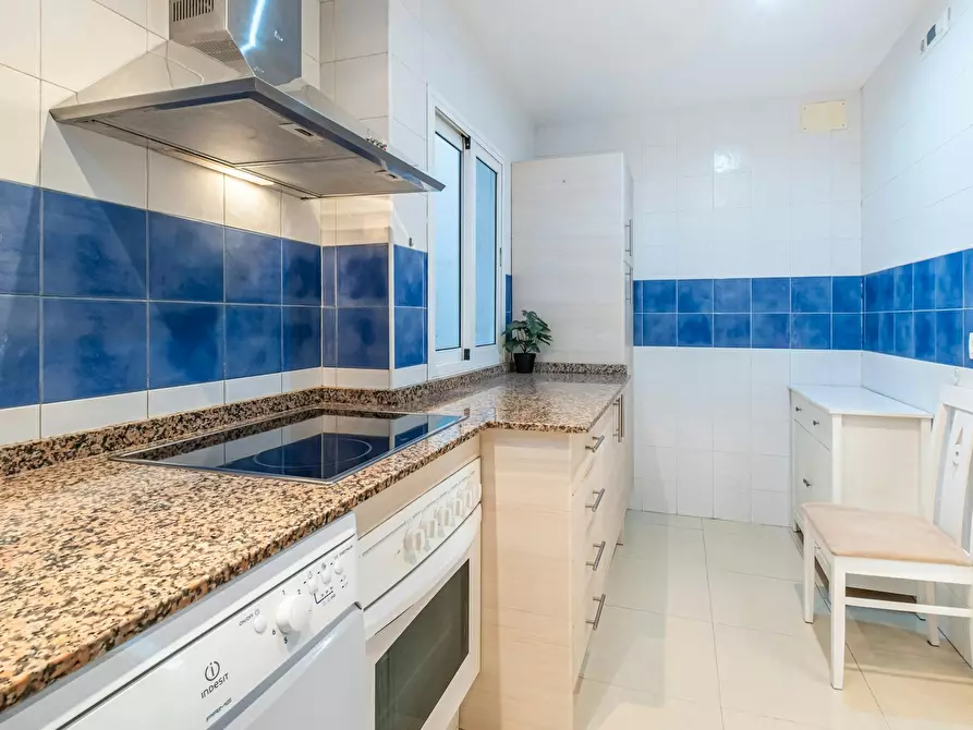 Immagine 8 di Camera in affitto  in Avenida de Aguilera a Alicante/Alacant