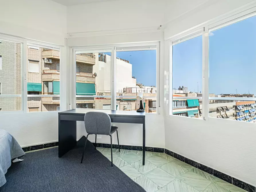 Immagine 2 di Camera in affitto  in Avenida de Aguilera a Alicante/Alacant