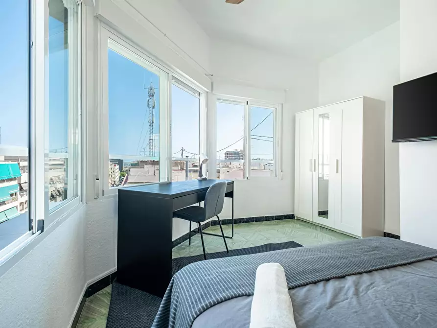 Immagine 5 di Camera in affitto  in Avenida de Aguilera a Alicante/Alacant