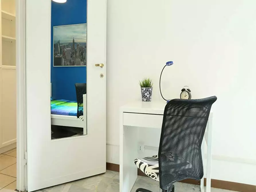 Immagine 5 di Camera in affitto  in Via Salvatore Barzilai a Milano