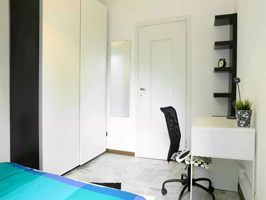 Immagine 2 di Camera in affitto  in Via Salvatore Barzilai a Milano