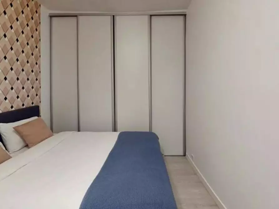 Immagine 4 di Appartamento in affitto  in Rue de Laborde a Paris 08