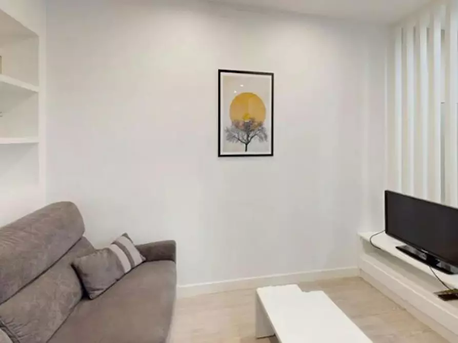Immagine 2 di Appartamento in affitto  in Rue de Laborde a Paris 08