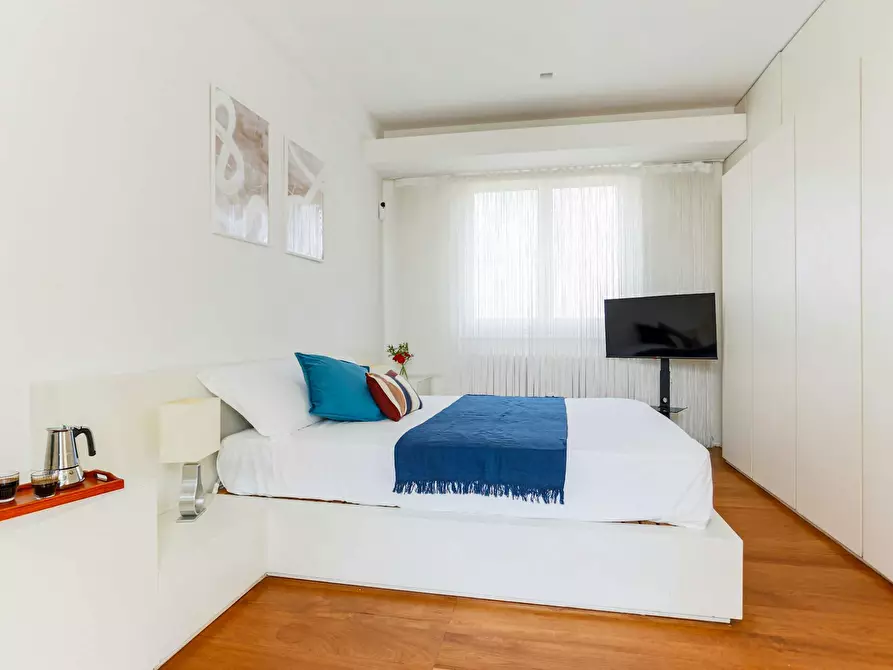 Immagine 4 di Appartamento in affitto  in Viale Cassala a Milano