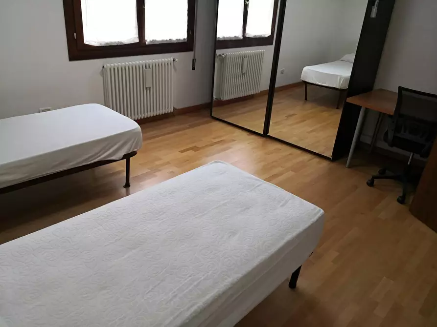 Immagine 4 di Camera in affitto  in Via Vecchia a Padova