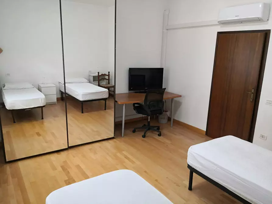 Immagine 2 di Camera in affitto  in Via Vecchia a Padova