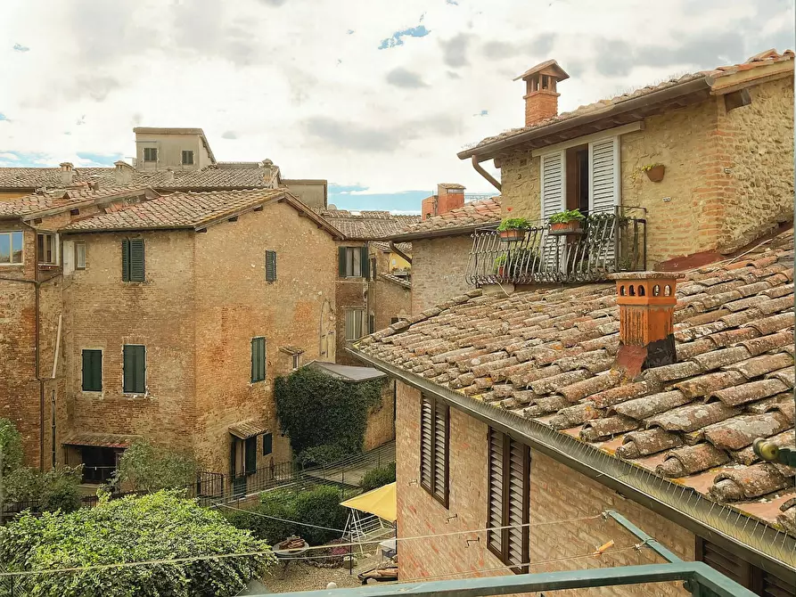 Immagine 4 di Camera in affitto  in Via Stalloreggi a Siena