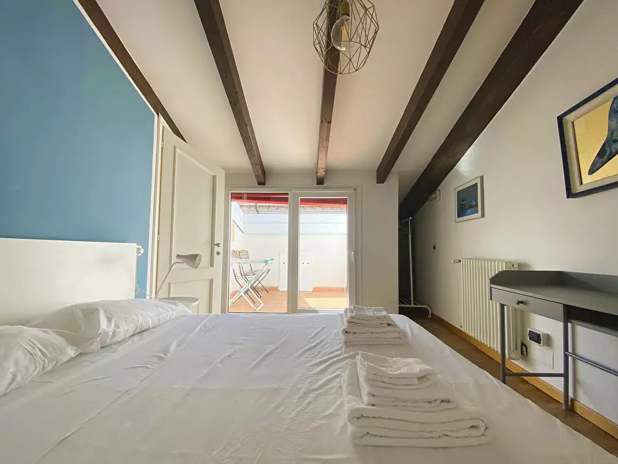 Immagine 1 di Appartamento in affitto  in Via San Vitale a Bologna