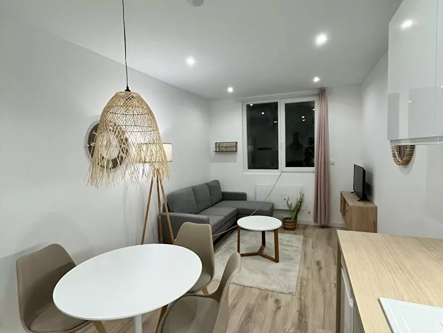 Immagine 6 di Appartamento in affitto  in Rue Blin de Bourdon a Amiens
