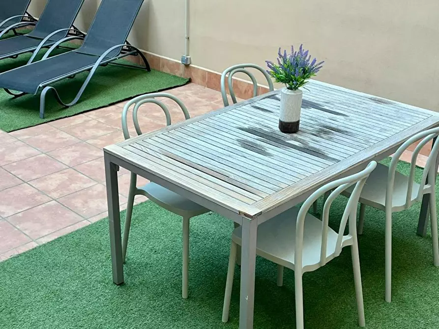 Immagine 4 di Appartamento in affitto  in Carrer de Rocafort a Barcelona
