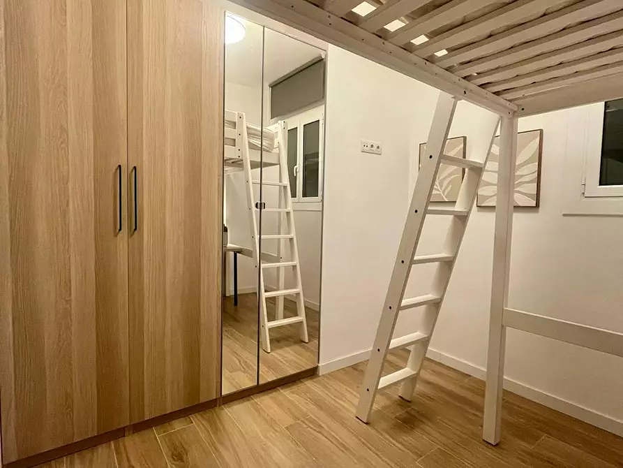 Immagine 5 di Appartamento in affitto  in Carrer de Rocafort a Barcelona