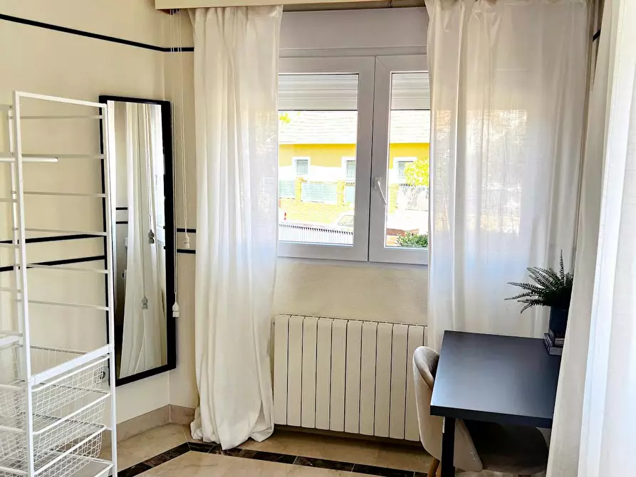 Immagine 8 di Camera in affitto  in Calle Jaenar a Madrid