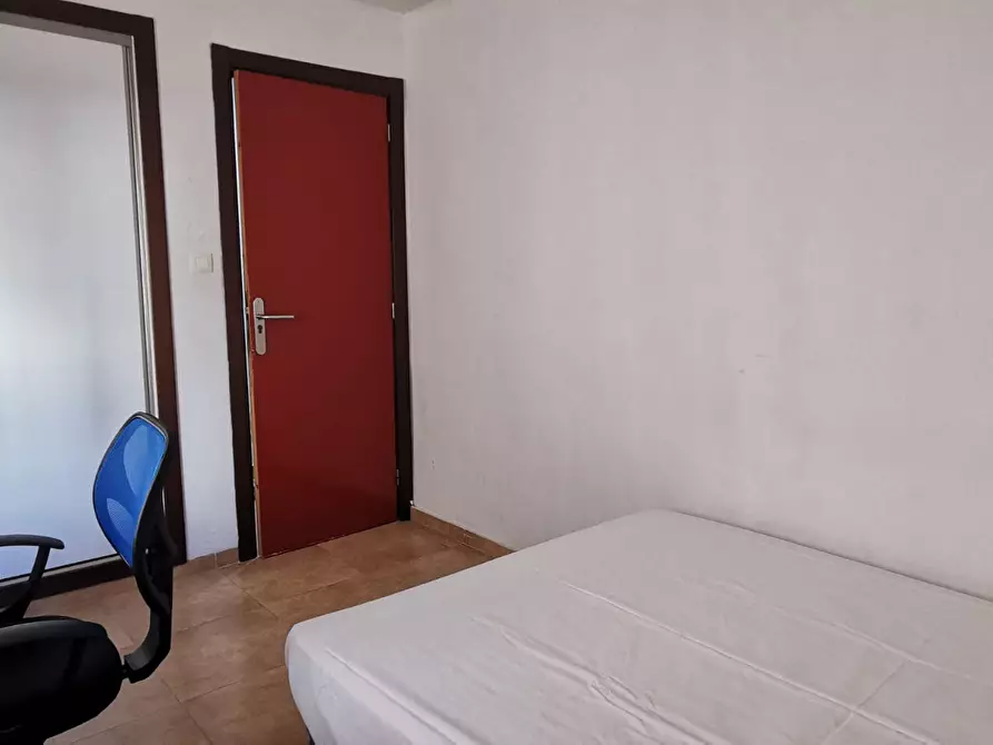 Immagine 2 di Camera in affitto  in Carrer València a Alicante/Alacant