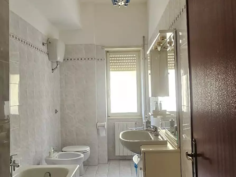 Immagine 10 di Camera in affitto  in Via Aurora a Reggio Di Calabria