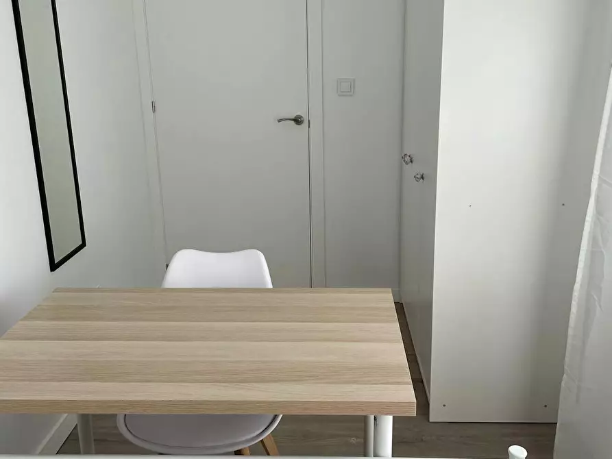 Immagine 3 di Camera in affitto  in Carrer del Poeta Alberola a Valencia