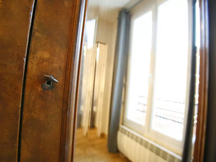 Immagine 8 di Appartamento in affitto  in Rue de la Santé a Paris