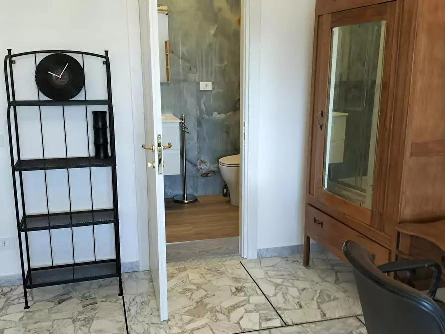 Immagine 9 di Camera in affitto  in Via Casilina a Roma