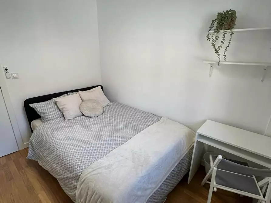 Immagine 2 di Camera in affitto  in Carrer de la Mare de Déu de Montiel a Paterna