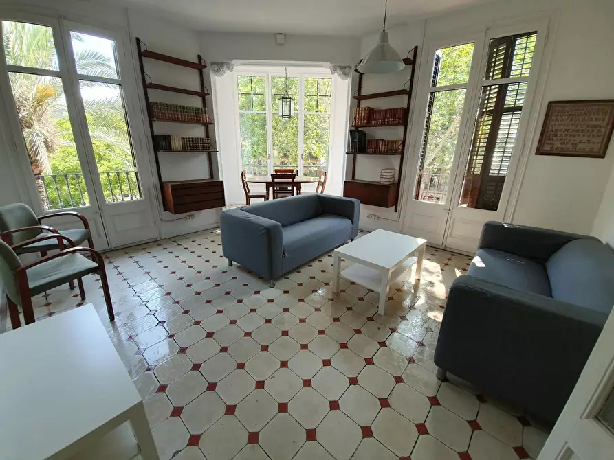 Immagine 2 di Camera in affitto  in Ronda de Sant Antoni a Barcelona