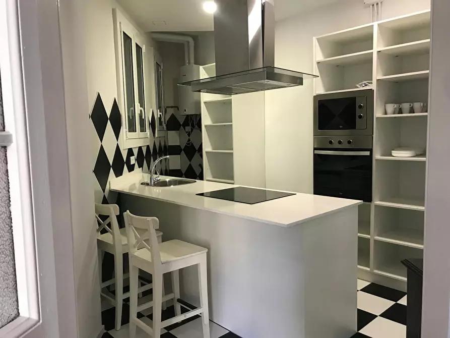 Immagine 8 di Camera in affitto  in Ronda de Sant Antoni a Barcelona