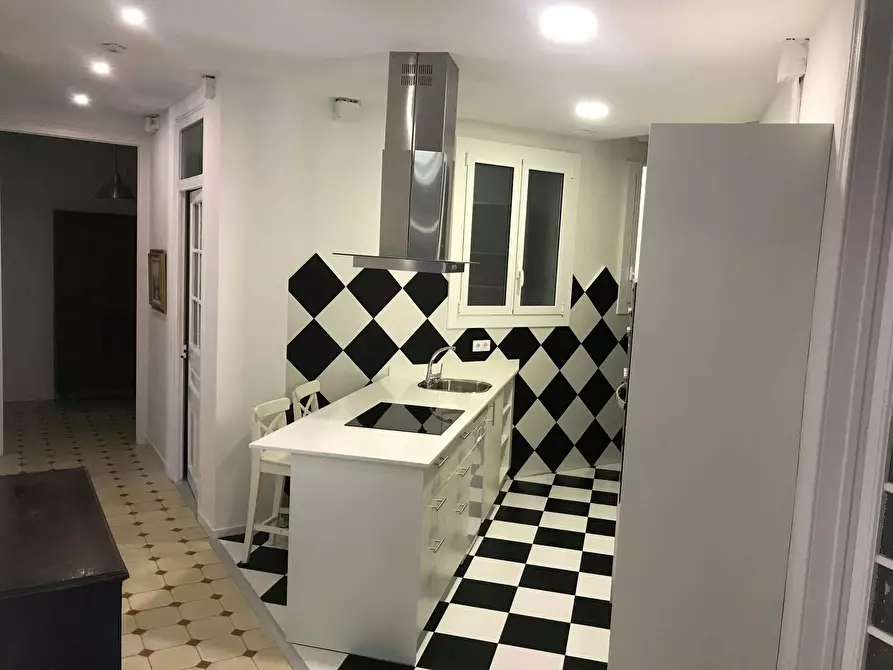 Immagine 10 di Camera in affitto  in Ronda de Sant Antoni a Barcelona