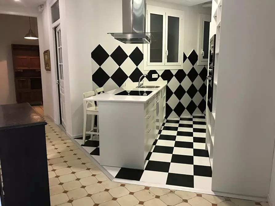 Immagine 4 di Camera in affitto  in Ronda de Sant Antoni a Barcelona