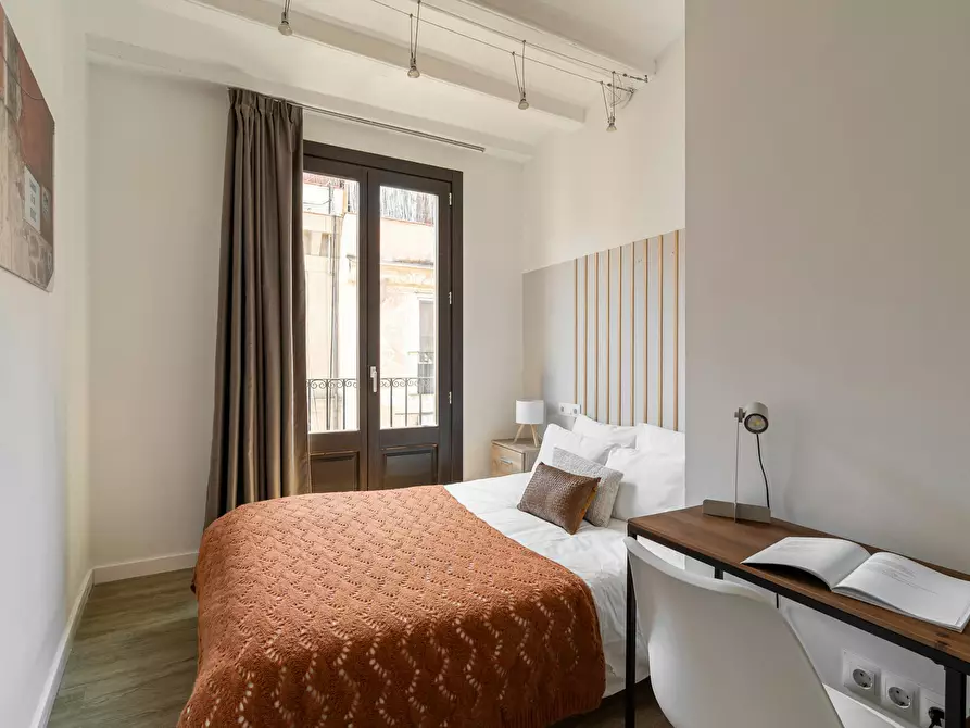 Immagine 1 di Camera in affitto  in Carrer de l'Hospital a Barcelona
