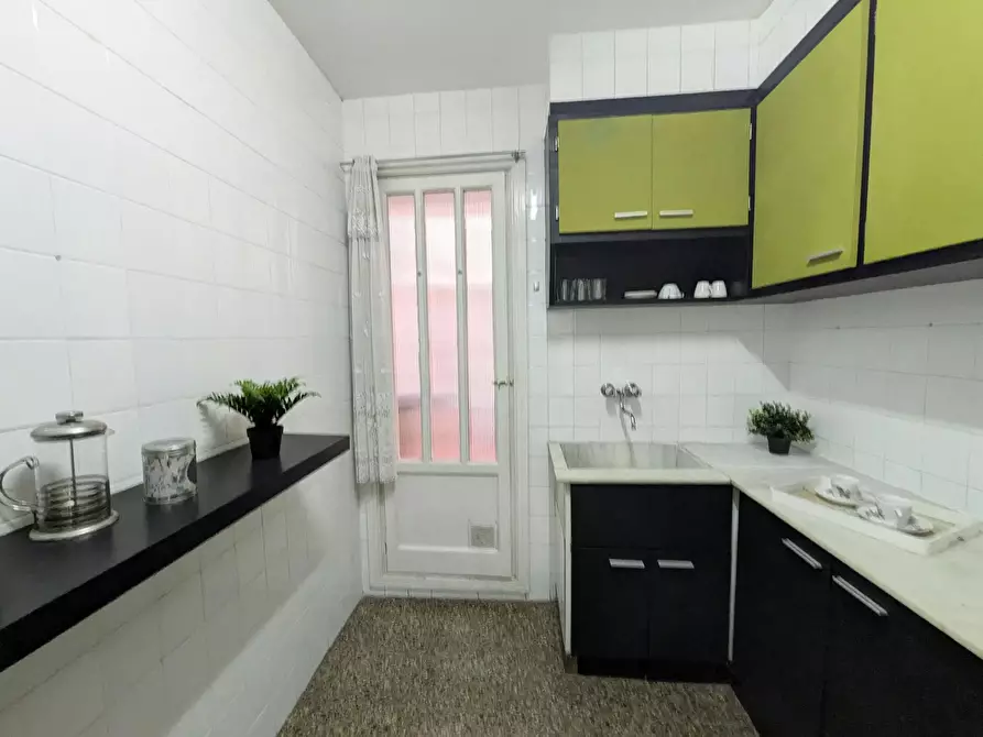 Immagine 6 di Camera in affitto  in Carrer de Pere Cabanes a Valencia