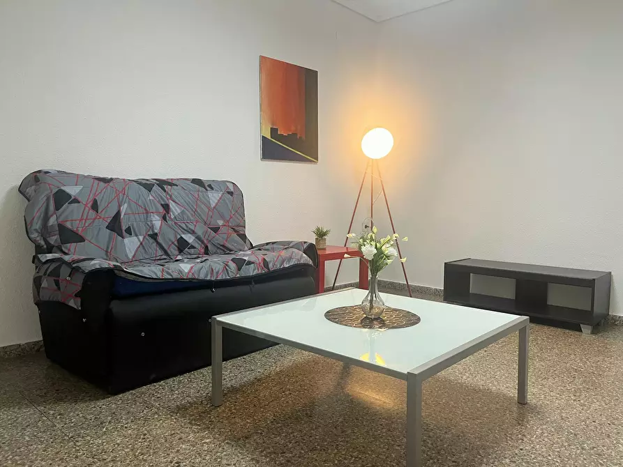 Immagine 5 di Camera in affitto  in Carrer de Pere Cabanes a Valencia