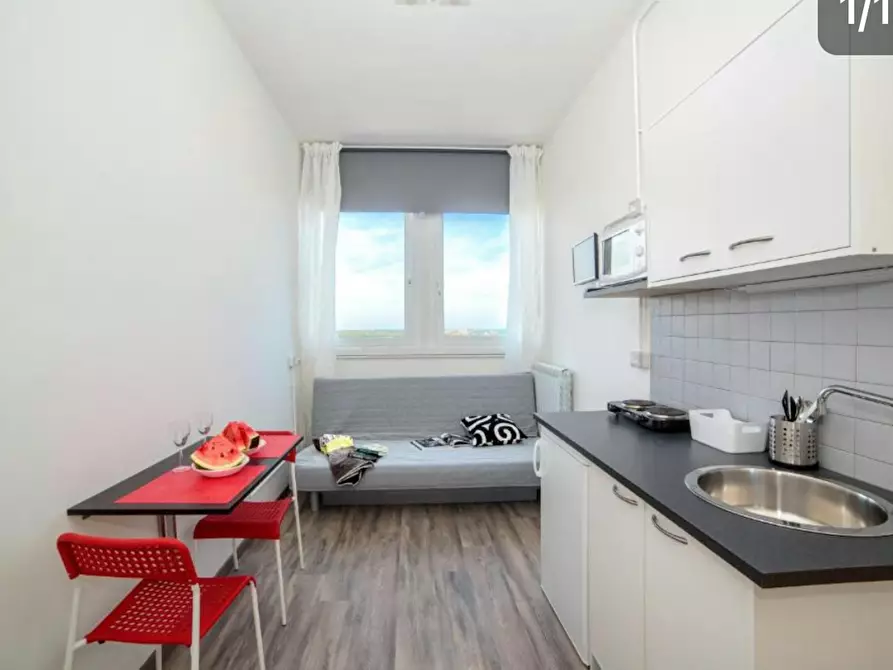 Immagine 1 di Appartamento in affitto  in Viale Principe Amedeo a Rimini