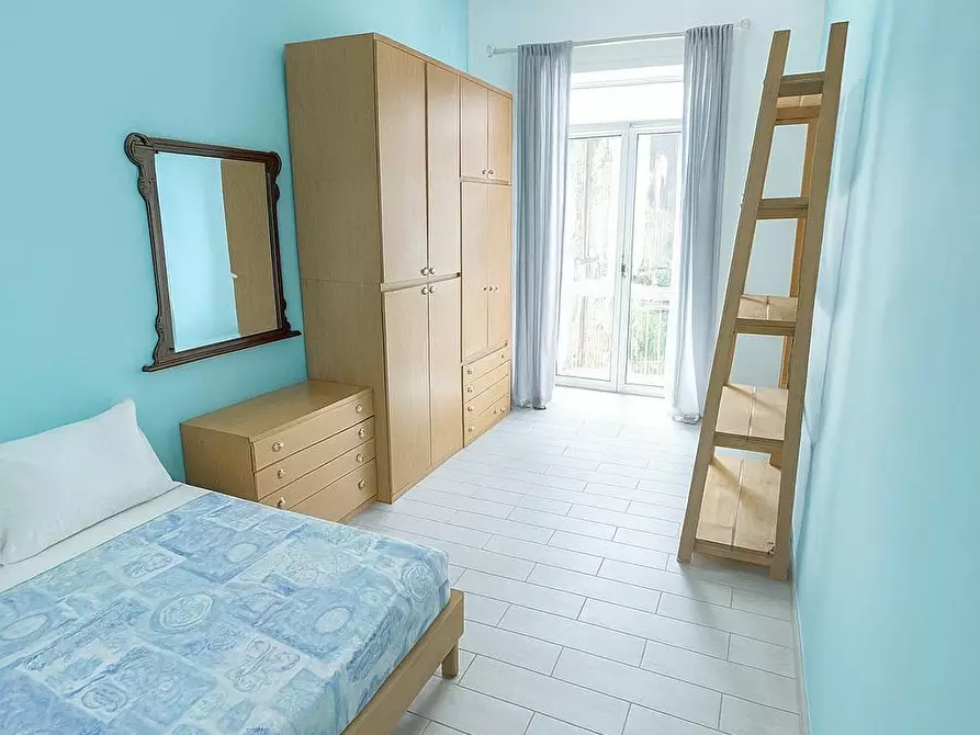 Immagine 2 di Camera in affitto  in Via dei Tribunali a Napoli