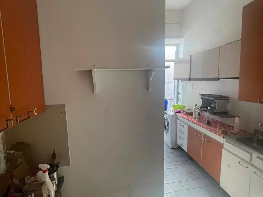 Immagine 8 di Camera in affitto  in Via dei Tribunali a Napoli