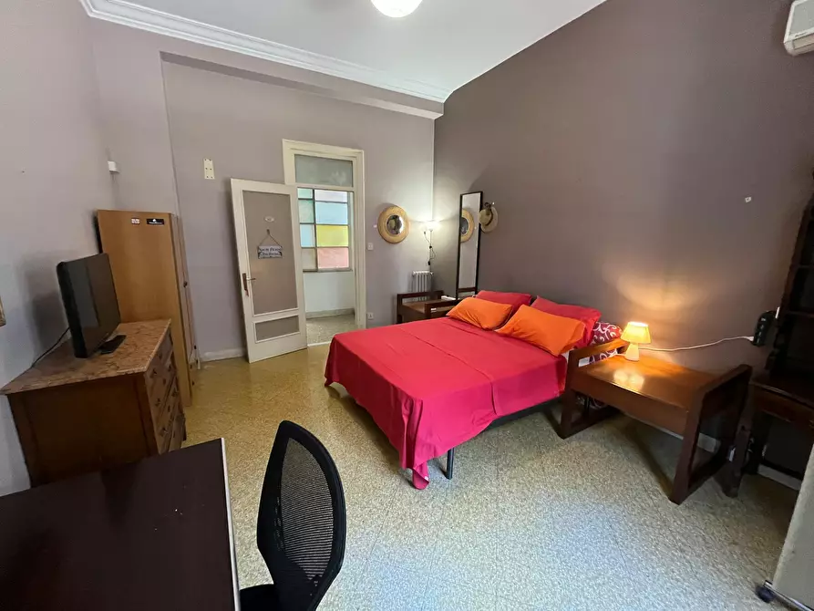 Immagine 3 di Camera in affitto  in Via Mariano Stabile a Palermo