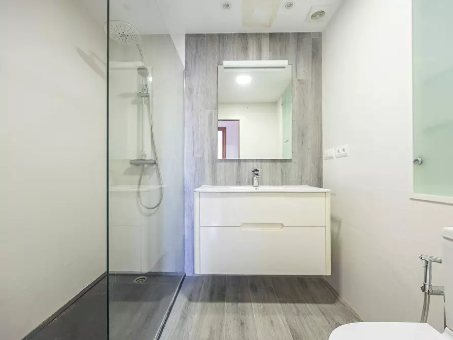 Immagine 8 di Camera in affitto  in Plaça d'Hondures a Valencia