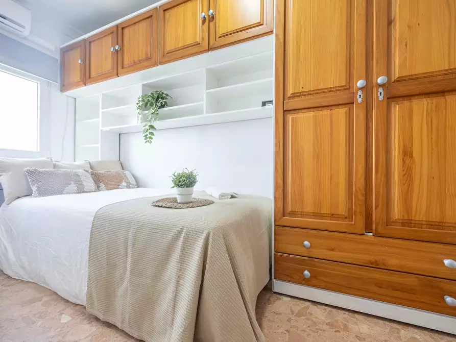 Immagine 4 di Camera in affitto  in Plaça d'Hondures a Valencia