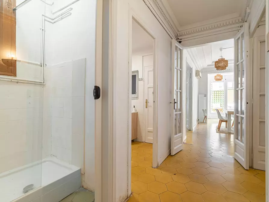 Immagine 7 di Camera in affitto  in Carrer de Muntaner a Barcelona