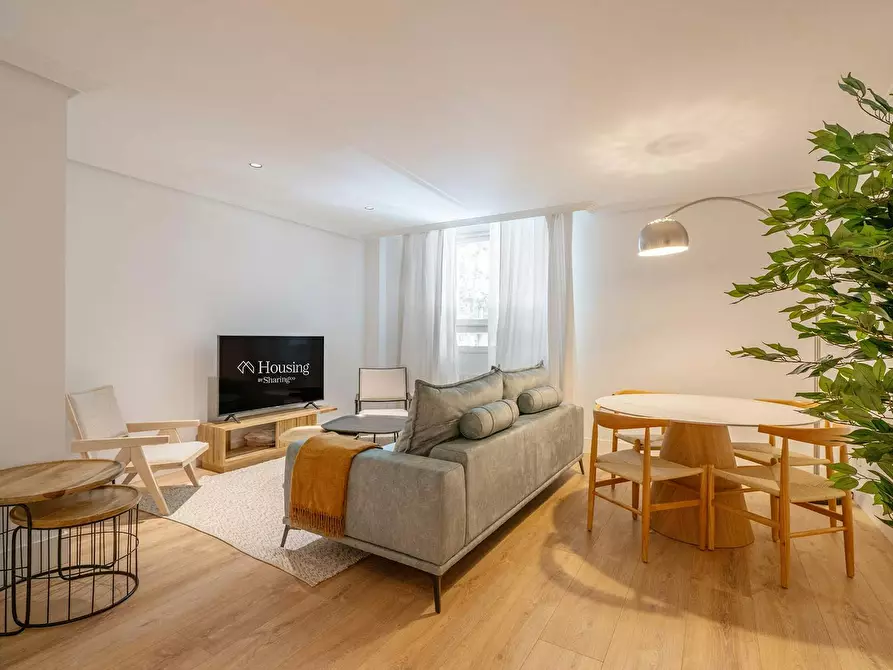 Immagine 1 di Appartamento in affitto  in Calle del Doctor Fleming a Madrid